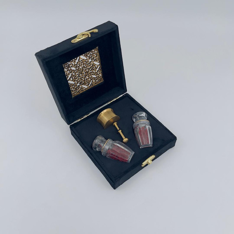 باکس دو گوهر نقلی + هاون +یک گرم زعفران سوپر نگین